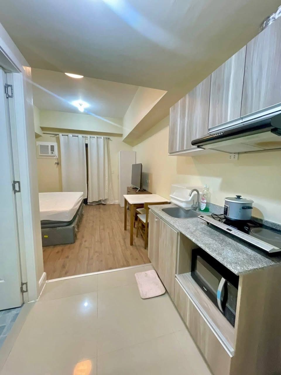 FOR RENT cozy Studio in Grand Residences! Available for viewing anytime. - photo 1