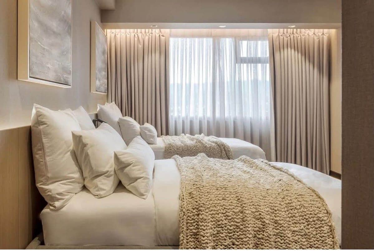 For Rent: Luxurious 2 Bedrooms with Balcony & 2 Parkings in ALCOVES located at Ayala Center Cebu • Direct Mall Access. - photo 2