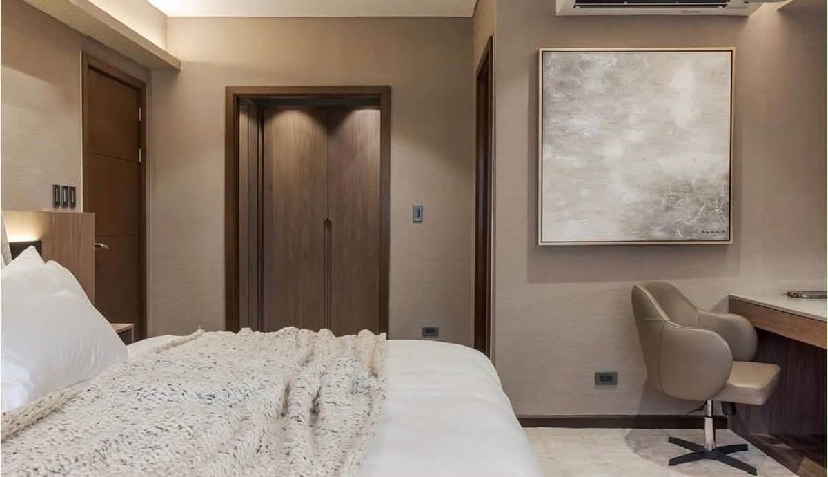 For Rent: Luxurious 2 Bedrooms with Balcony & 2 Parkings in ALCOVES located at Ayala Center Cebu • Direct Mall Access. - photo 4