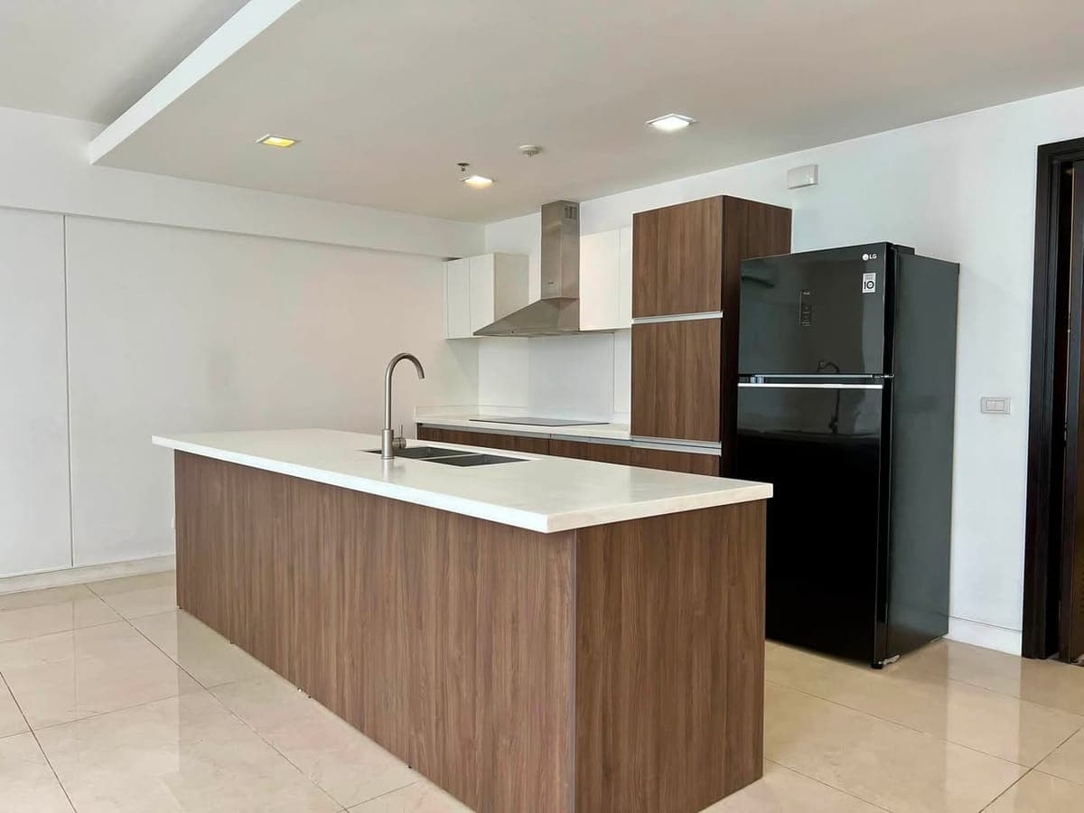 FOR LEASE - photo 2