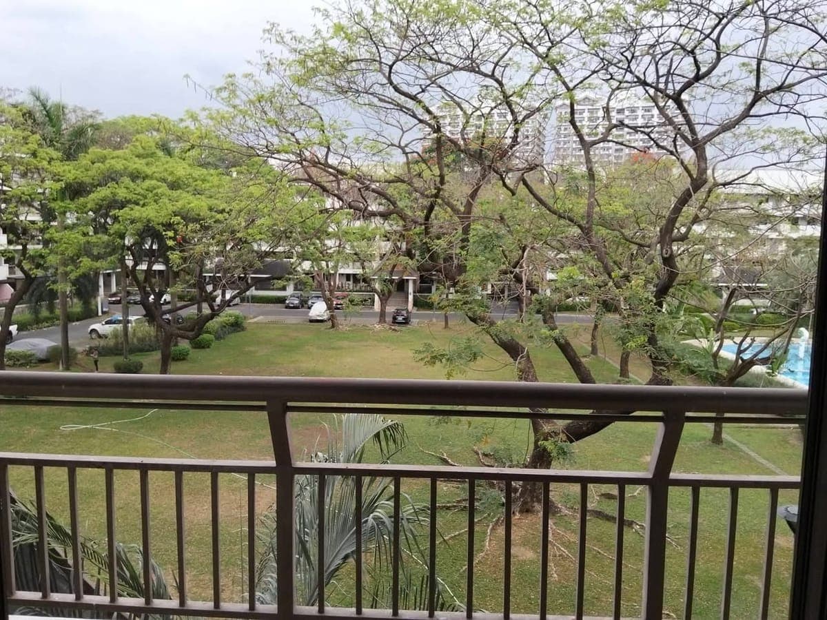 2 BR Condo Unit for Rent  in Taguig  with Balcony & Laundry Area - photo 3