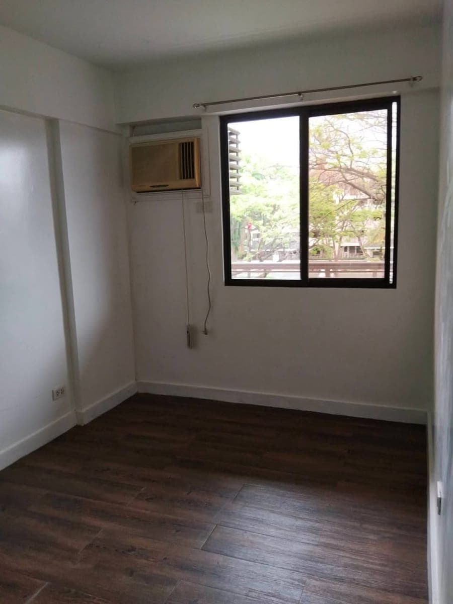 2 BR Condo Unit for Rent  in Taguig  with Balcony & Laundry Area - photo 4