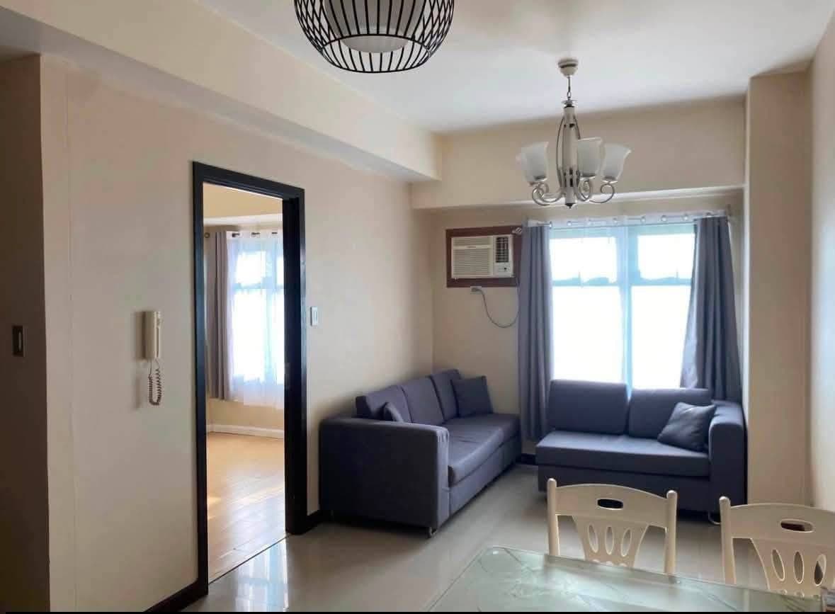 SEMI-FURNISHED 1BEDROOM CONDO UNIT FOR RENT. - photo 2