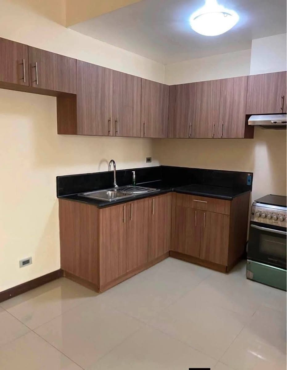 SEMI-FURNISHED 1BEDROOM CONDO UNIT FOR RENT. - photo 3