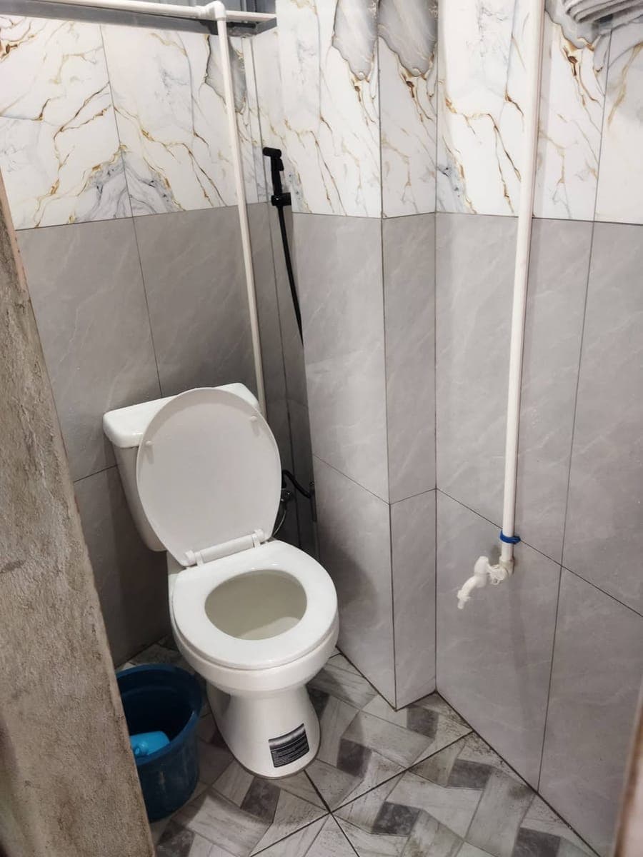 3rd Floor for Rent - photo 2