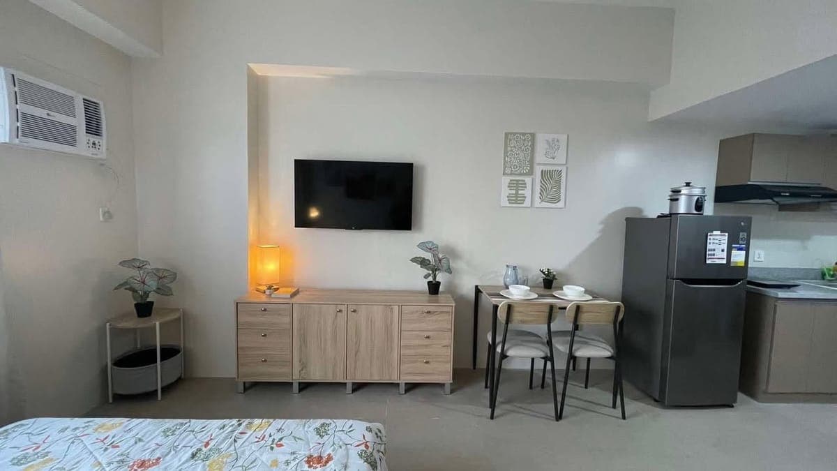 ✨FURNISHED STUDIO CONDO UNIT FOR RENT IN BE RESIDENCES, LAHUG CEBU CITY - photo 3
