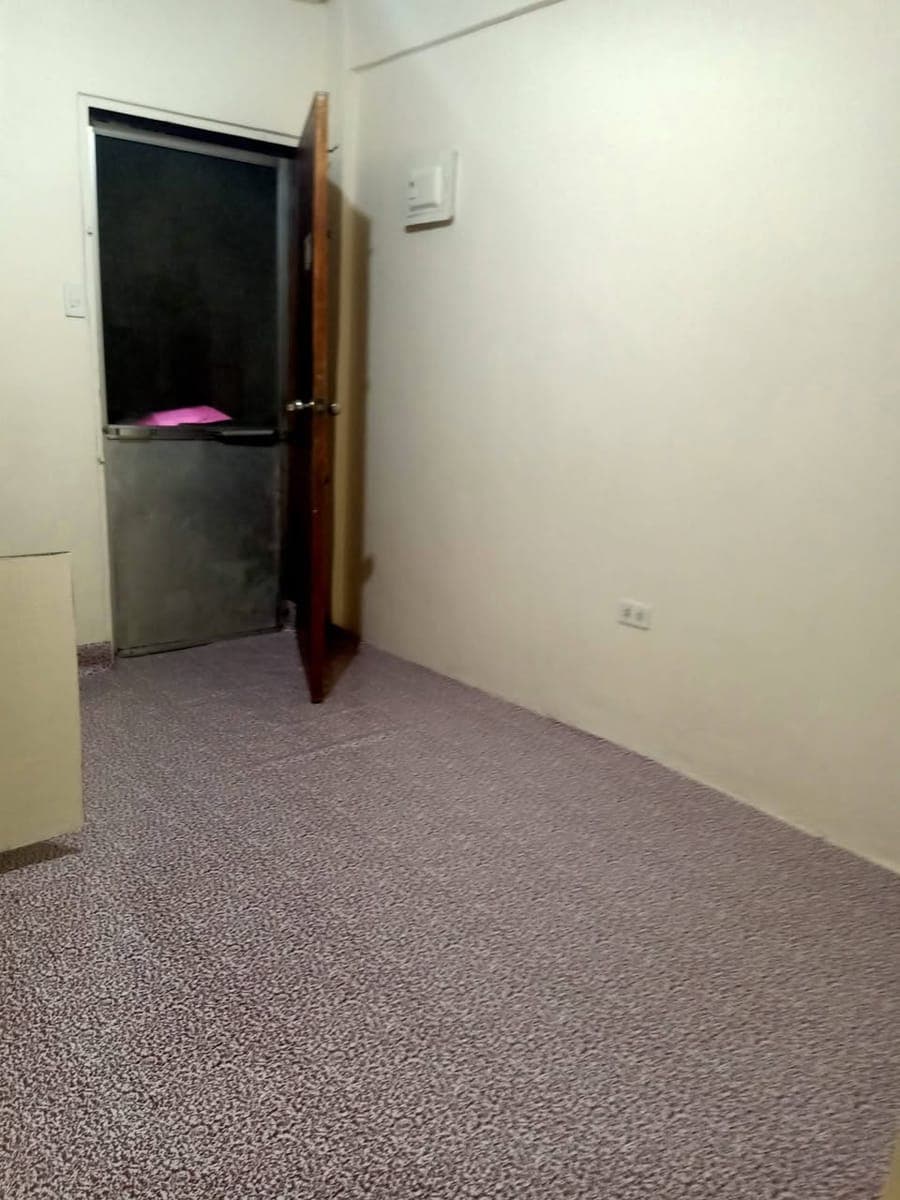 For rent at 5500, one bedroom unit, own meralco meter, submeter for water with motor parking for wor... - photo 1