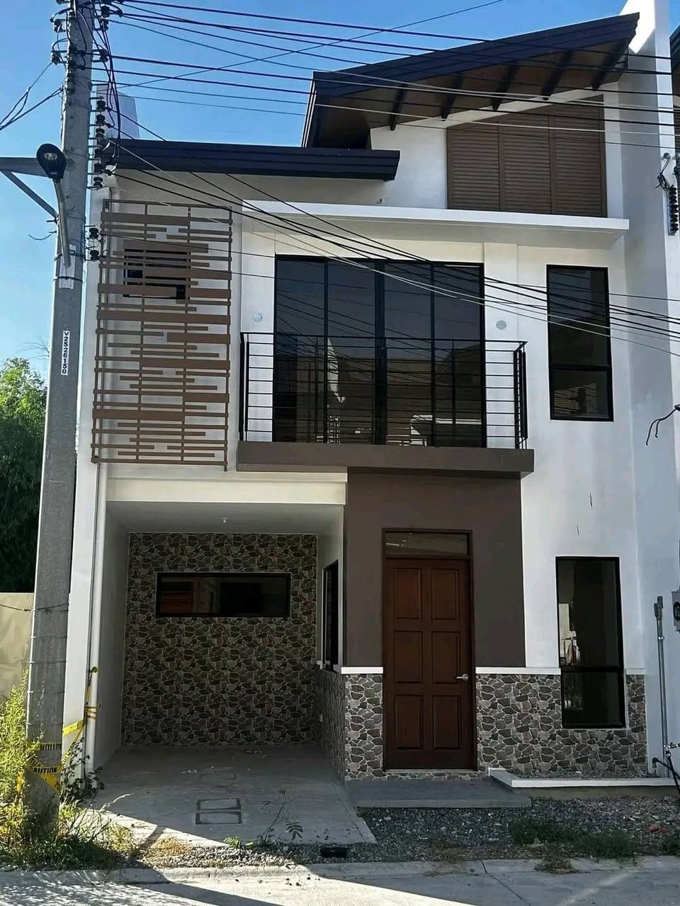 FOR RENT – 2-Storey House - photo 1