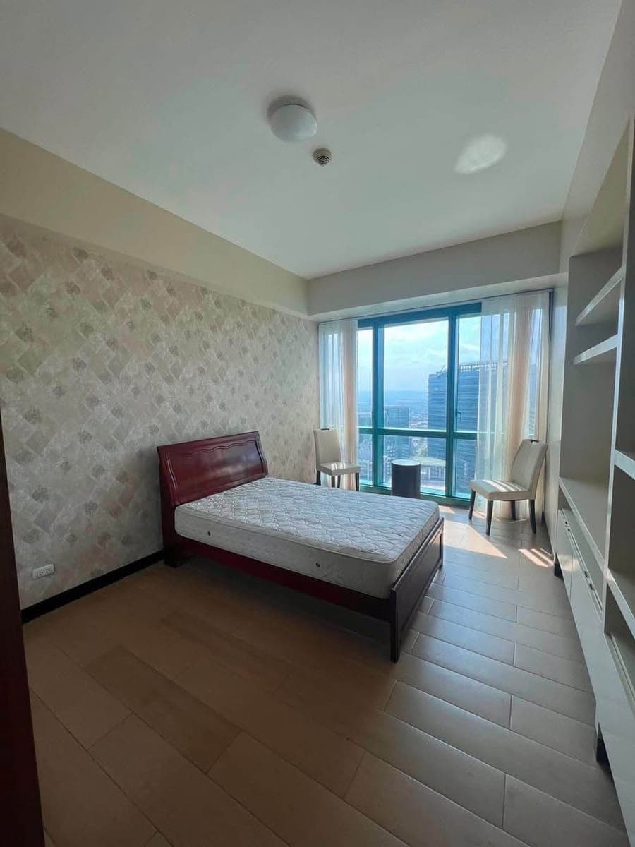 8 Forbestown Road, BGC, Taguig City - photo 1
