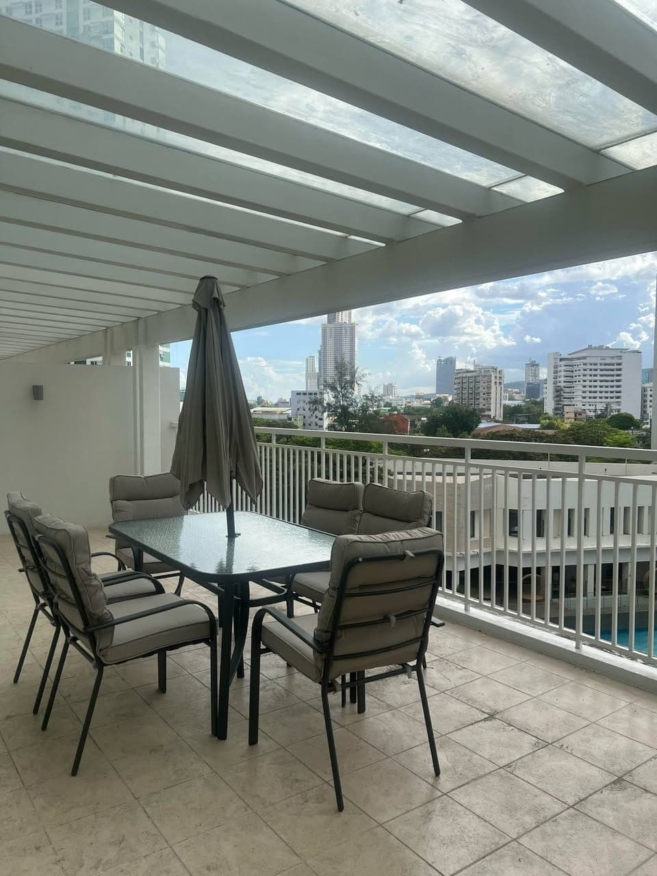 AVAILABLE FOR RENT 2BR - photo 3