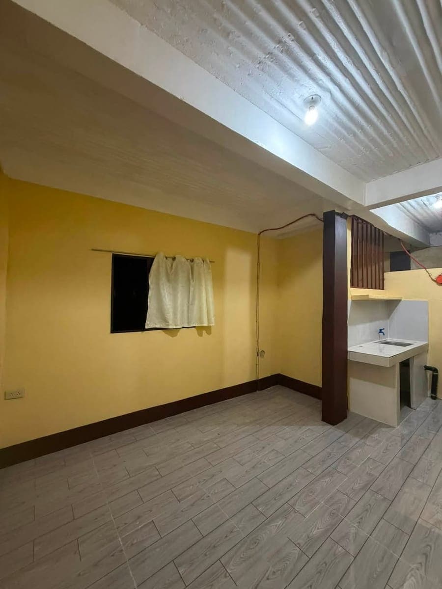 Room for Rent - photo 1