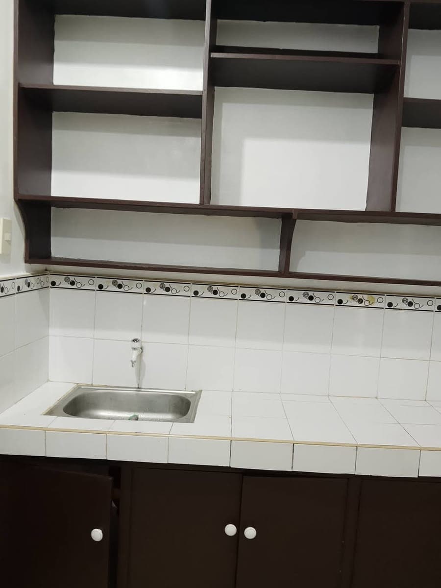 Room for Rent : - photo 2