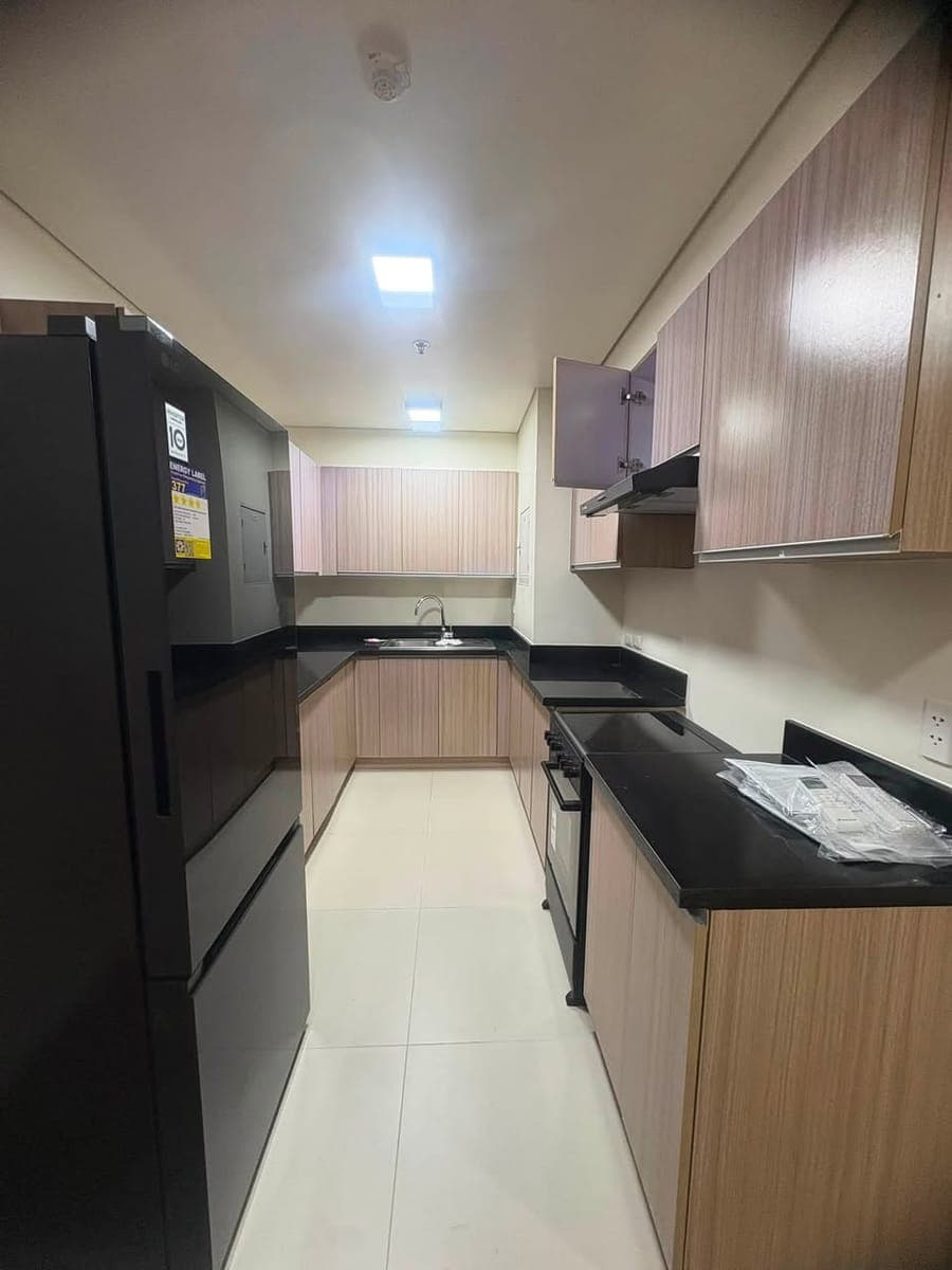FOR LEASE - ONE MARIDIEN - photo 1