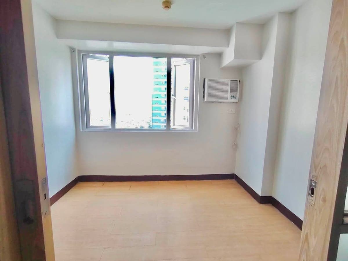 FOR RENT 14k ONE BEDROOM BARE UNIT - photo 3