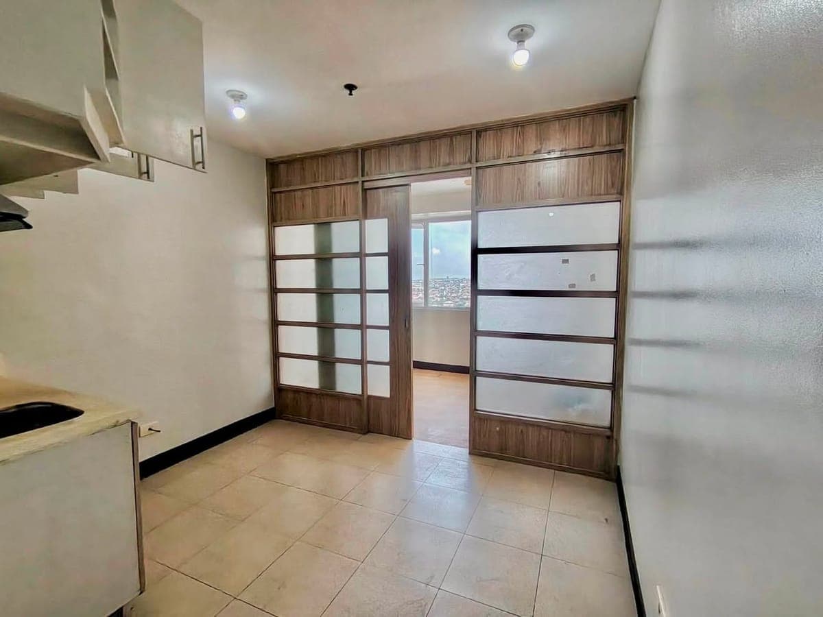 FOR RENT 14k ONE BEDROOM BARE UNIT - photo 5