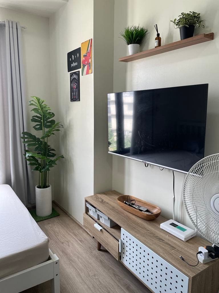 The Median condo for rent - photo 1