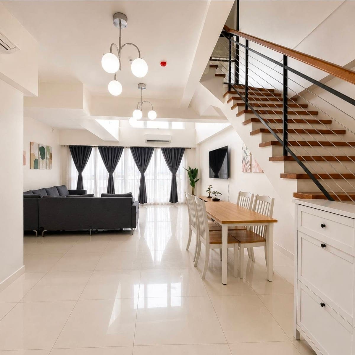 FOR LEASE | 3-BEDROOM PENTHOUSE LOFT-TYPE UNIT - photo 2