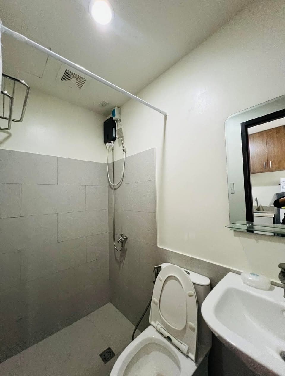 For rent fully furnished studio @THE MEDIAN walking distance to IT PARK RATE: ₱18,000 including dues... - photo 5