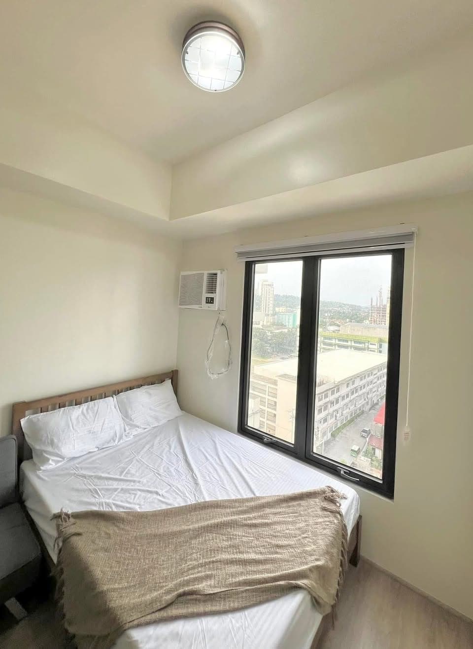 For rent fully furnished studio @THE MEDIAN walking distance to IT PARK RATE: ₱18,000 including dues... - photo 1