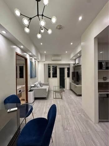 For Lease - photo 1