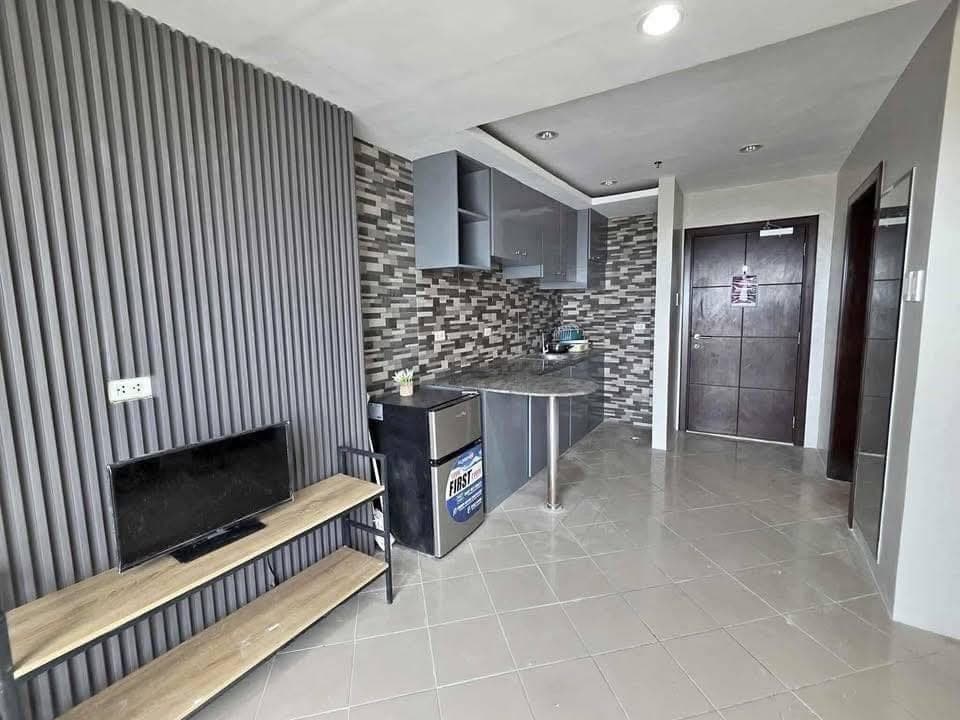 🏢 FOR RENT – Studio Unit with Balcony ‼️ - photo 1