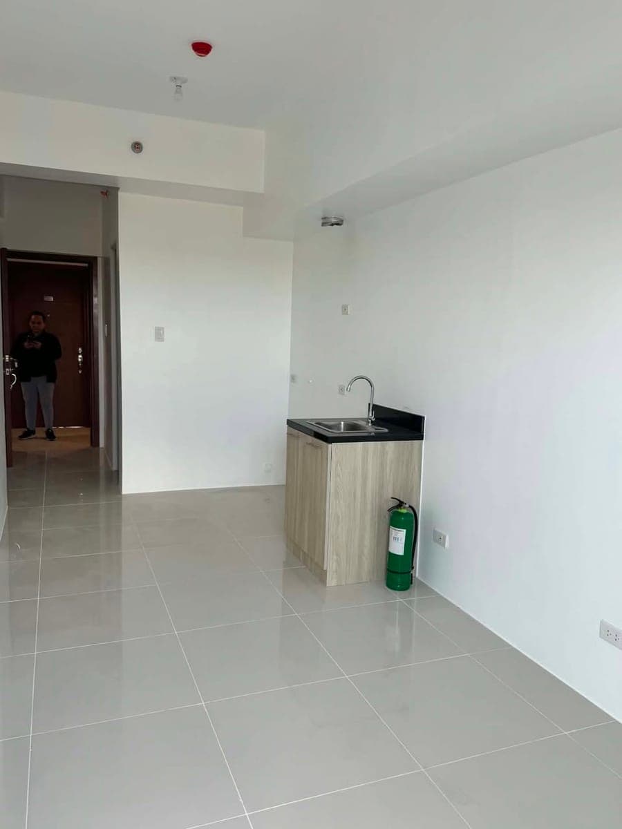 🏢 CONDO UNIT FOR RENT – The Courtyard, Taguig (Unit 0522) - photo 1