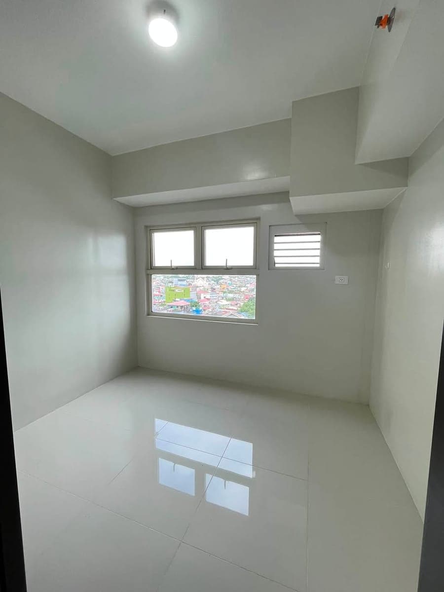 1 Unit Available BARE for Rent at Ridgewood Premier Taguig 10 minutes going BGC - photo 3