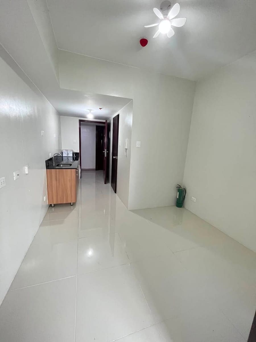 1 Unit Available BARE for Rent at Ridgewood Premier Taguig 10 minutes going BGC - photo 5
