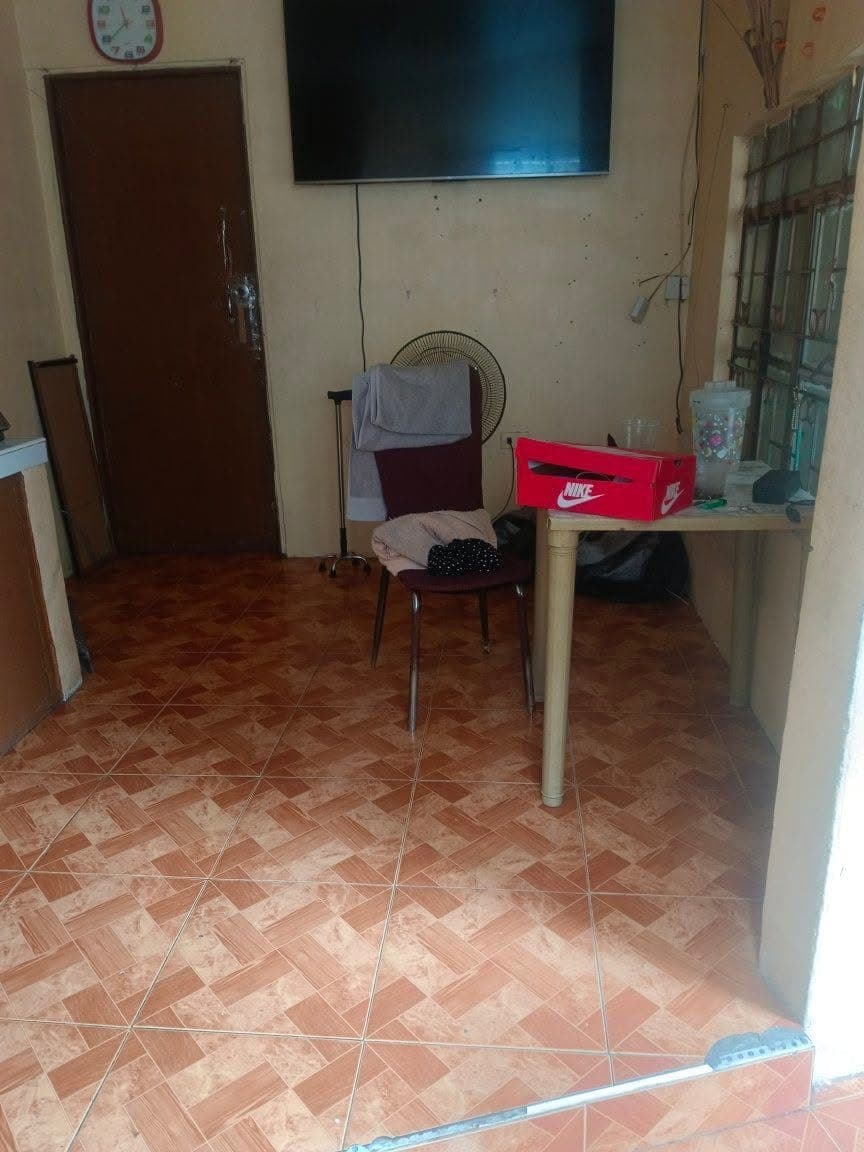 room for rent po pwede na po lipatan 7k a month sub water at ilaw may own metro walang patong may pa... - photo 4