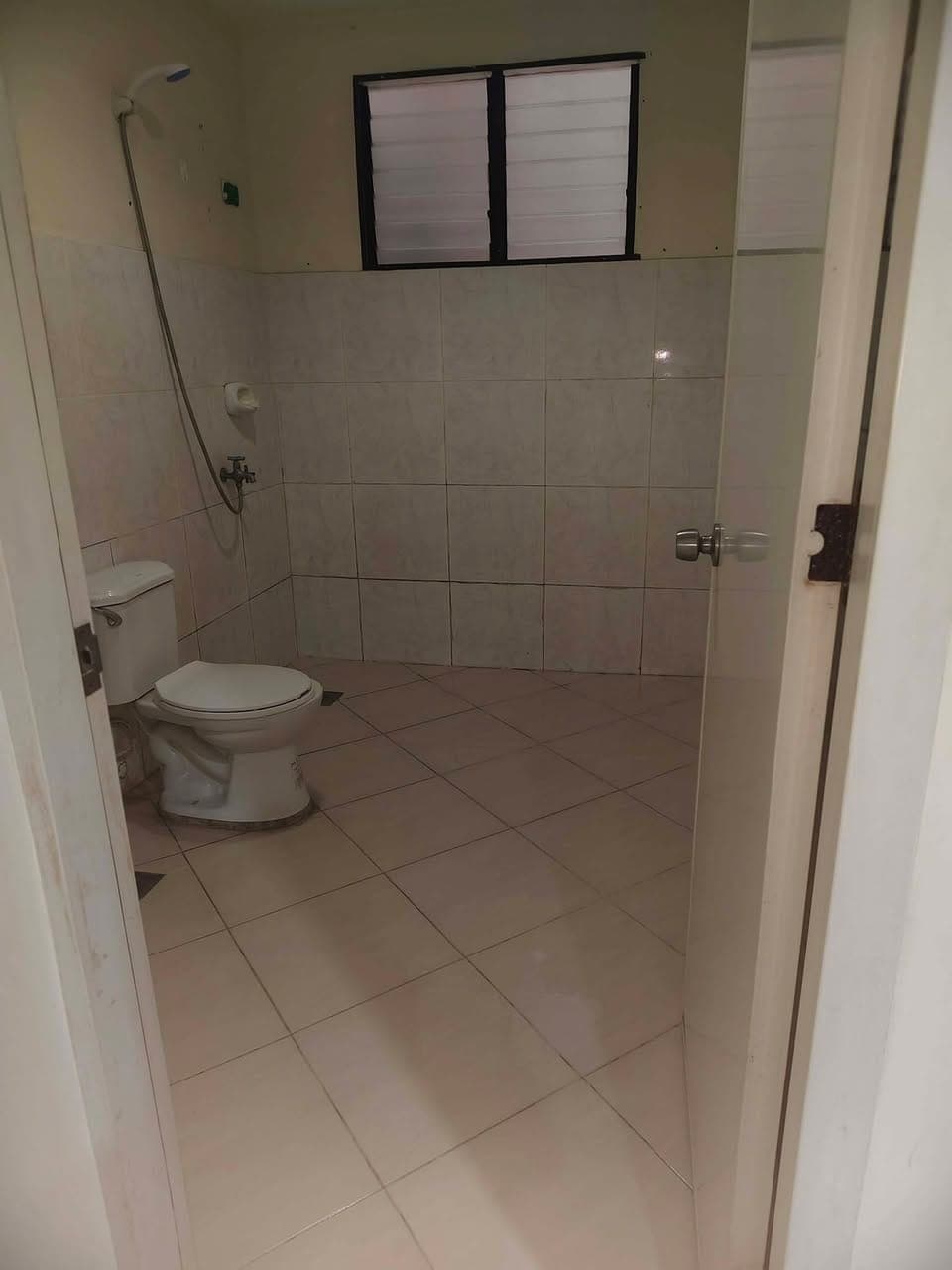 2br apartment for rent in Cebu at 18k per month with parking - photo 3