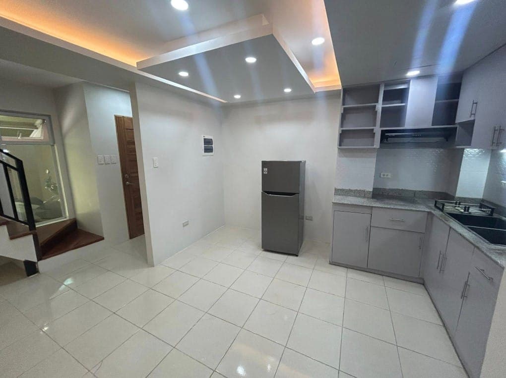 Townhouse for Rent! - photo 3