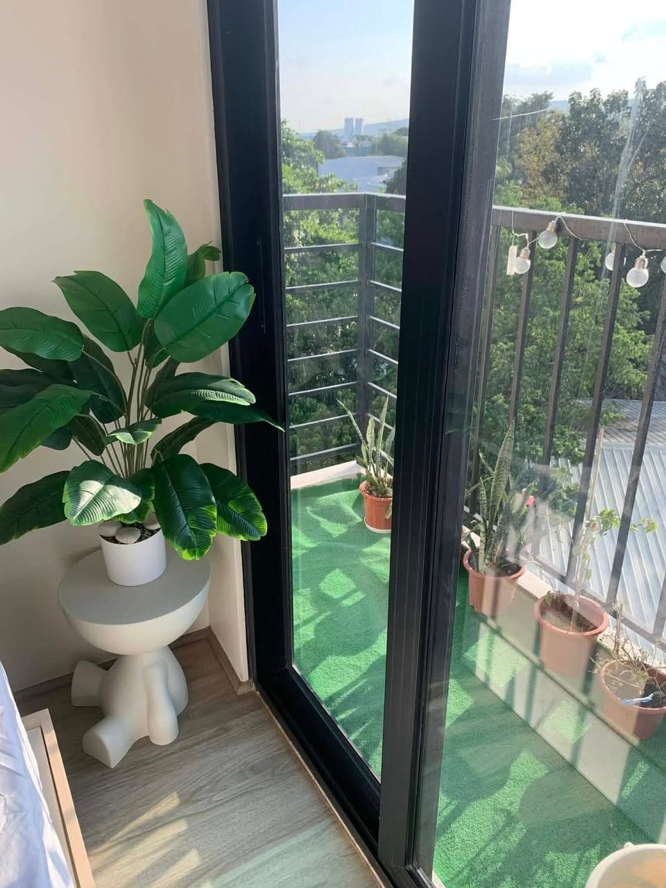 FOR RENT: Studio Unit with Balcony walking distance to IT PARK - photo 1