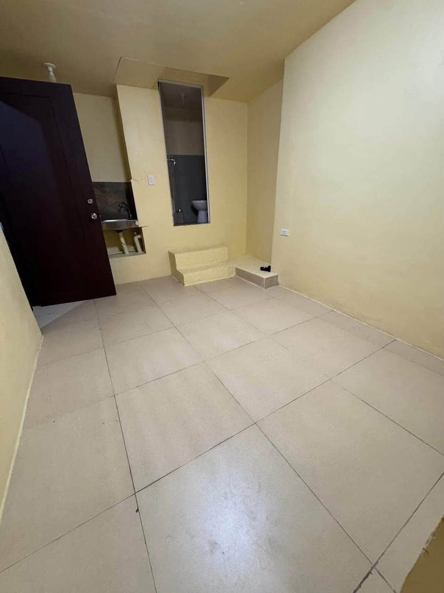Tindahan with studio type room for rent - photo 4