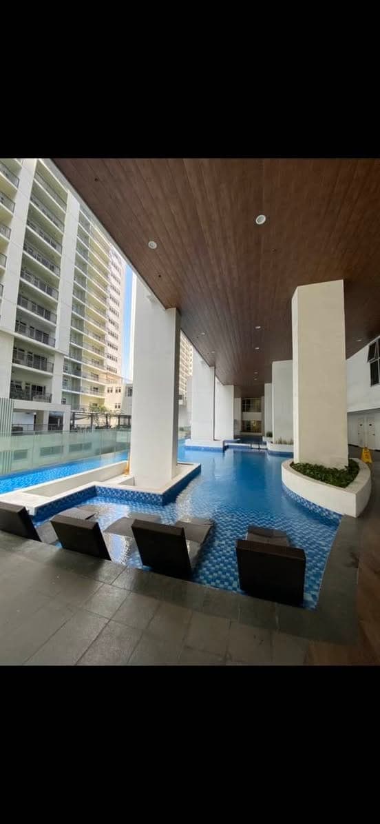 For rent 36sqm full studio furnished unit at Verve Residences 33rd floor T1, p35k monthly 2+1 - 1yr... - photo 2