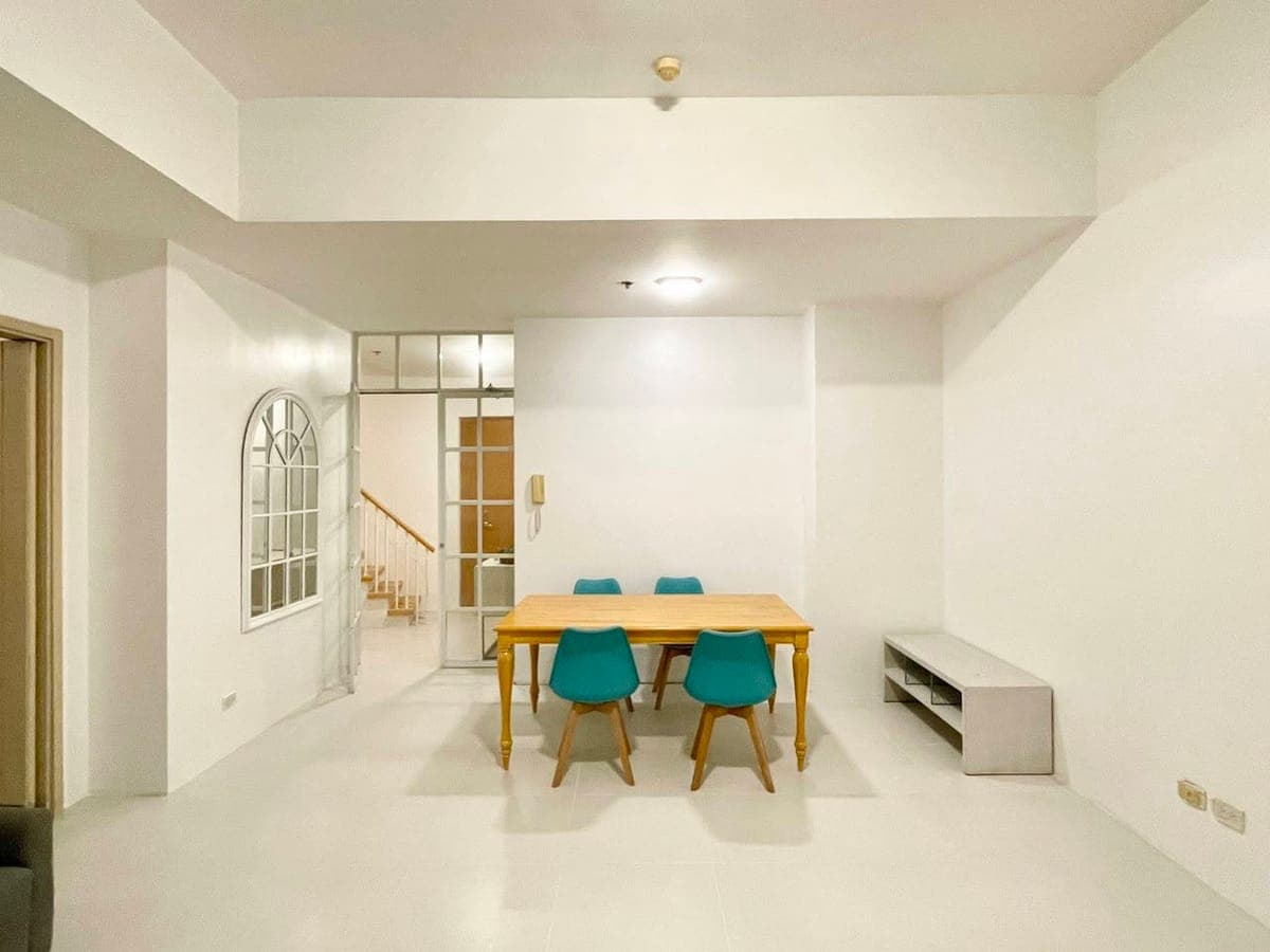 FOR LEASE | Spacious 2BR Bi-Level Unit - The Icon Residences - photo 2