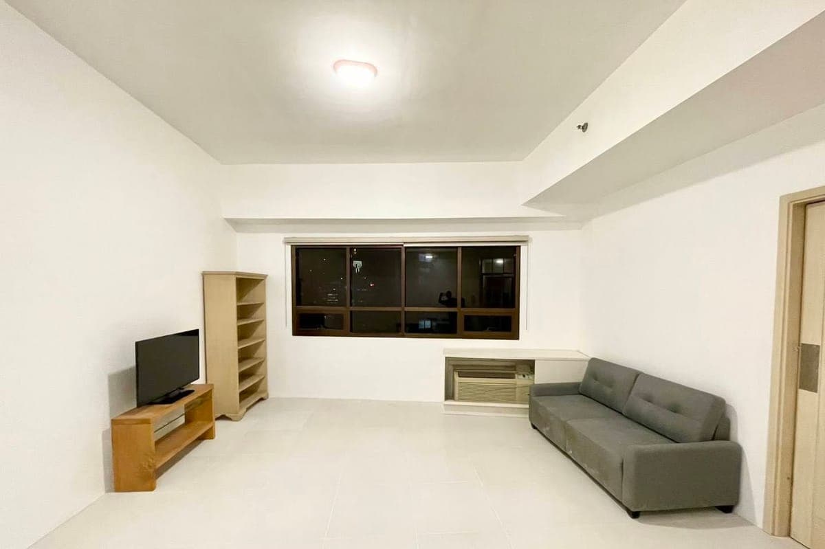 FOR LEASE | Spacious 2BR Bi-Level Unit - The Icon Residences - photo 3