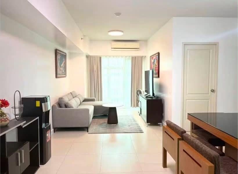 FOR LEASE: Fully furnished 2 Bedroom unit at Red Oak, Two Serendra, BGC - photo 1
