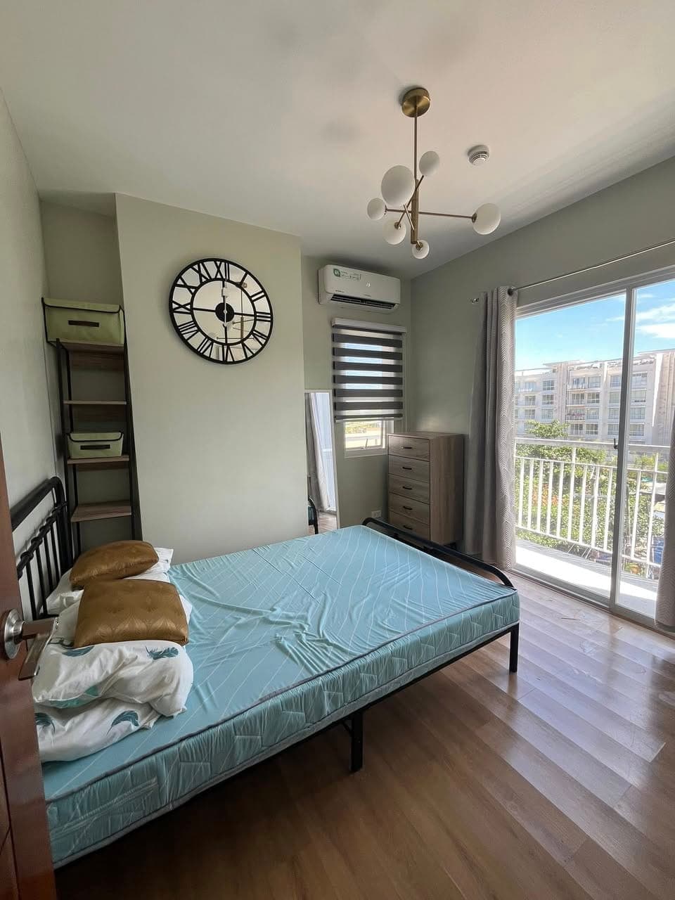 1 BR WITH BALCONY FOR RENT - photo 1