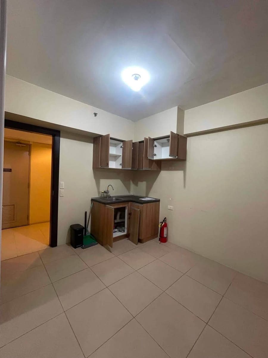 🏙️ CONDO FOR RENT - photo 2