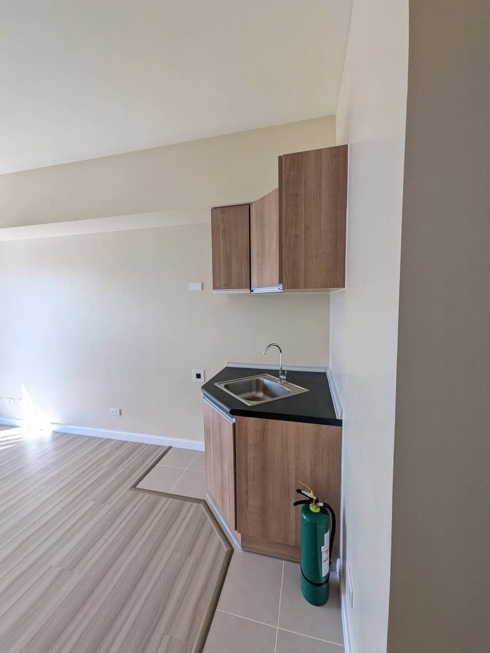 FOR RENT: Avida Riala Tower 5 - photo 2