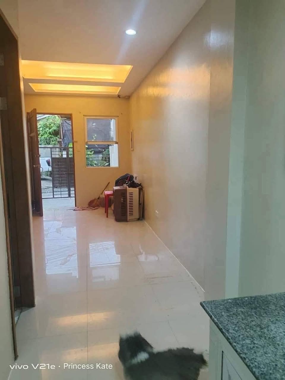 LAHUG GEM! 2-Bedroom Home for Rent 🌟 - photo 2