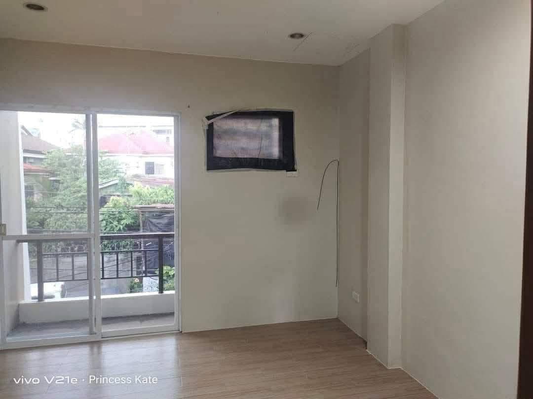 LAHUG GEM! 2-Bedroom Home for Rent 🌟 - photo 3