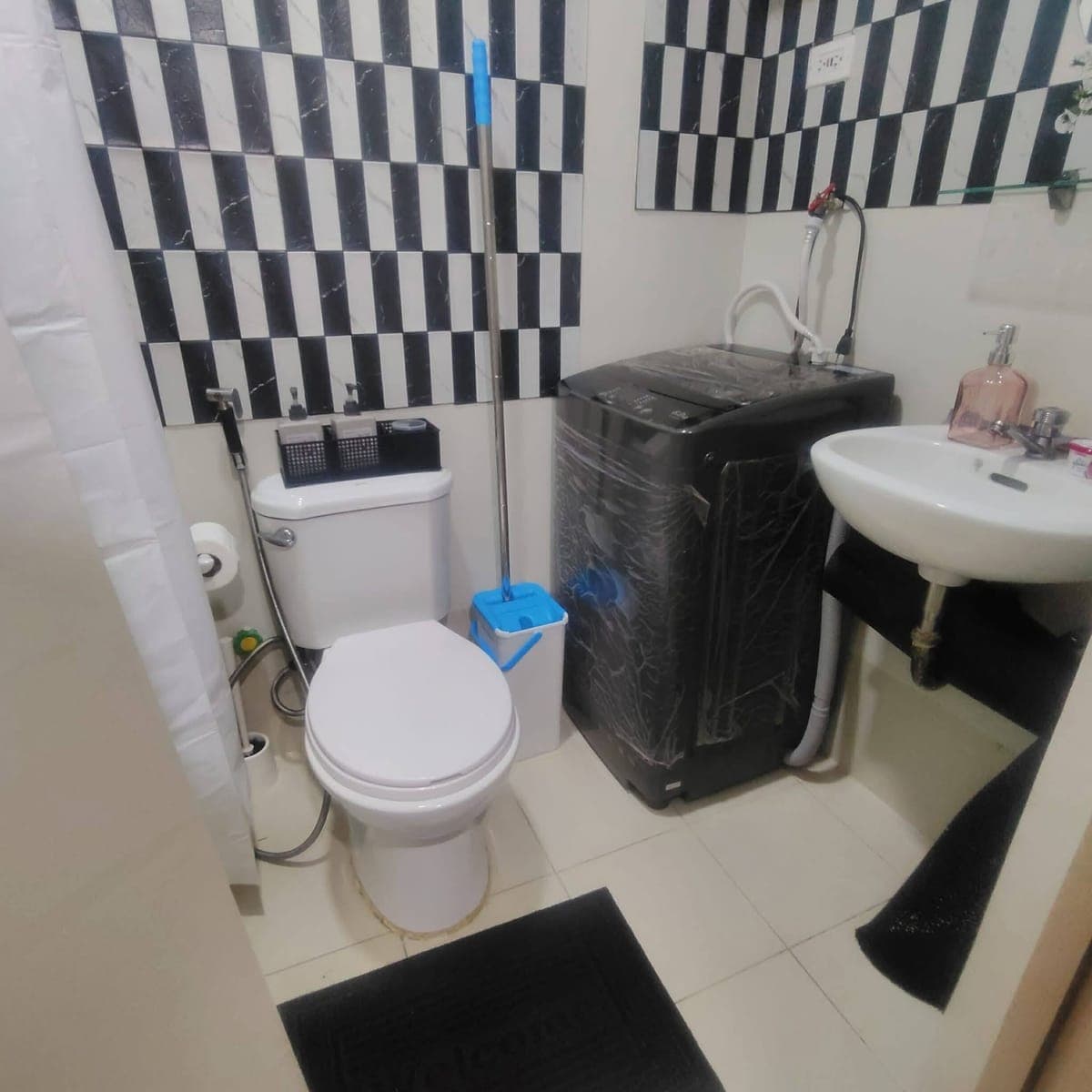 CONDO FOR RENT in TREES RESIDENCES - photo 2