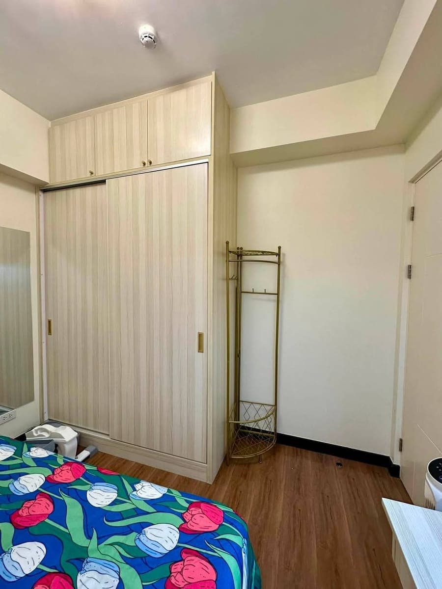 🏡 FOR RENT | FULLY FURNISHED 2BR CONDO WITH PARKING - photo 3