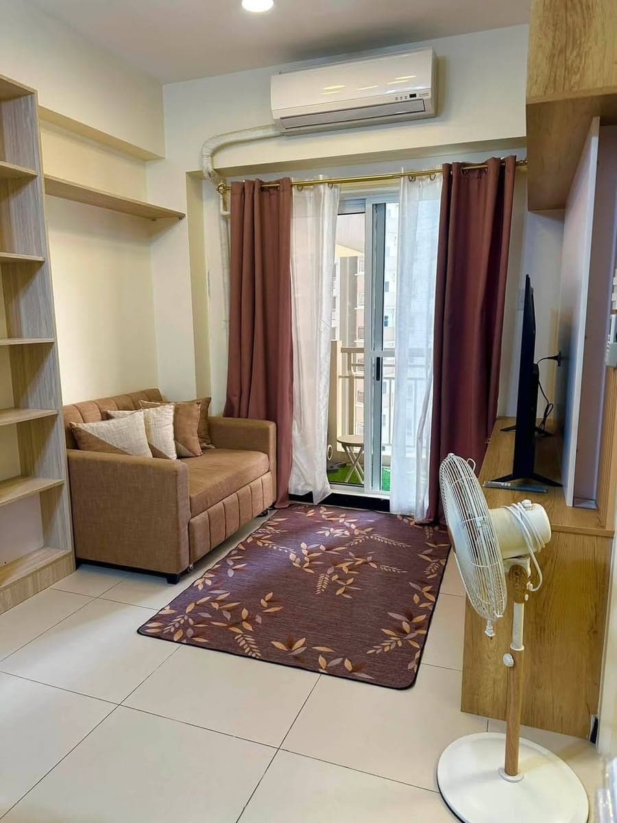 🏡 FOR RENT | FULLY FURNISHED 2BR CONDO WITH PARKING - photo 5