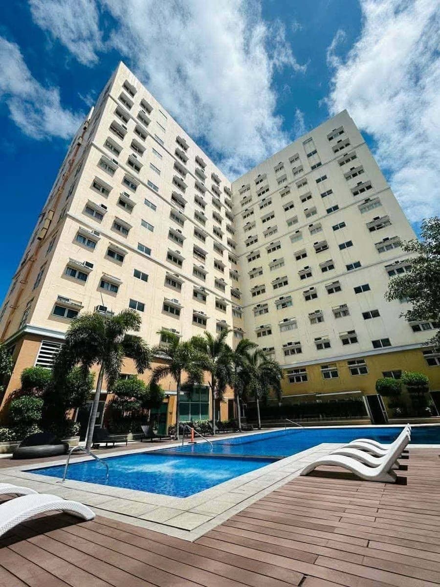 Cozy Studio Condo for Rent in Holland Park, Southwoods City! 🌟 Converted to 1 bedroom with partitio... - photo 2