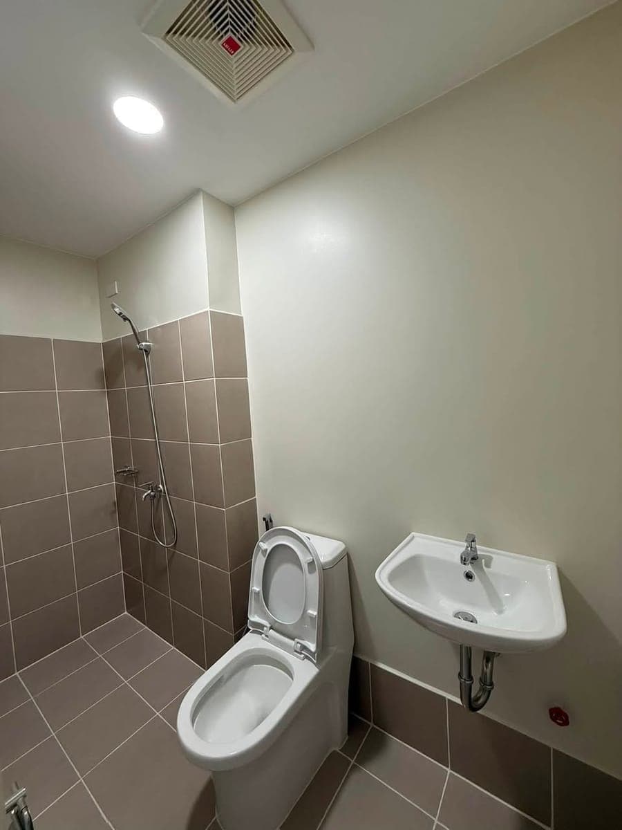 🏡 FOR RENT | 2 Bare Studio Units and Parking at Hawthorne Heights, Katipunan - photo 4