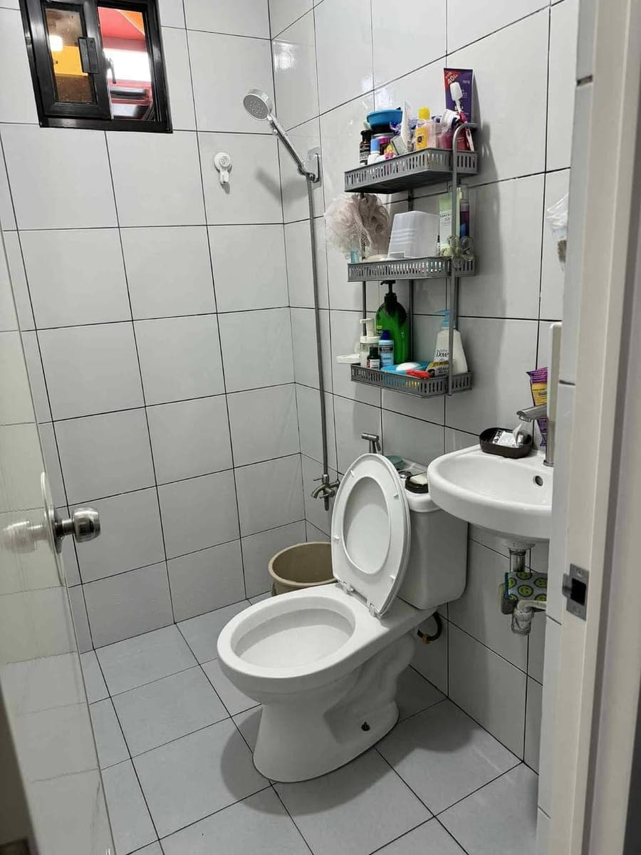 BED SPACE FOR FEMALE ONLY. - photo 5