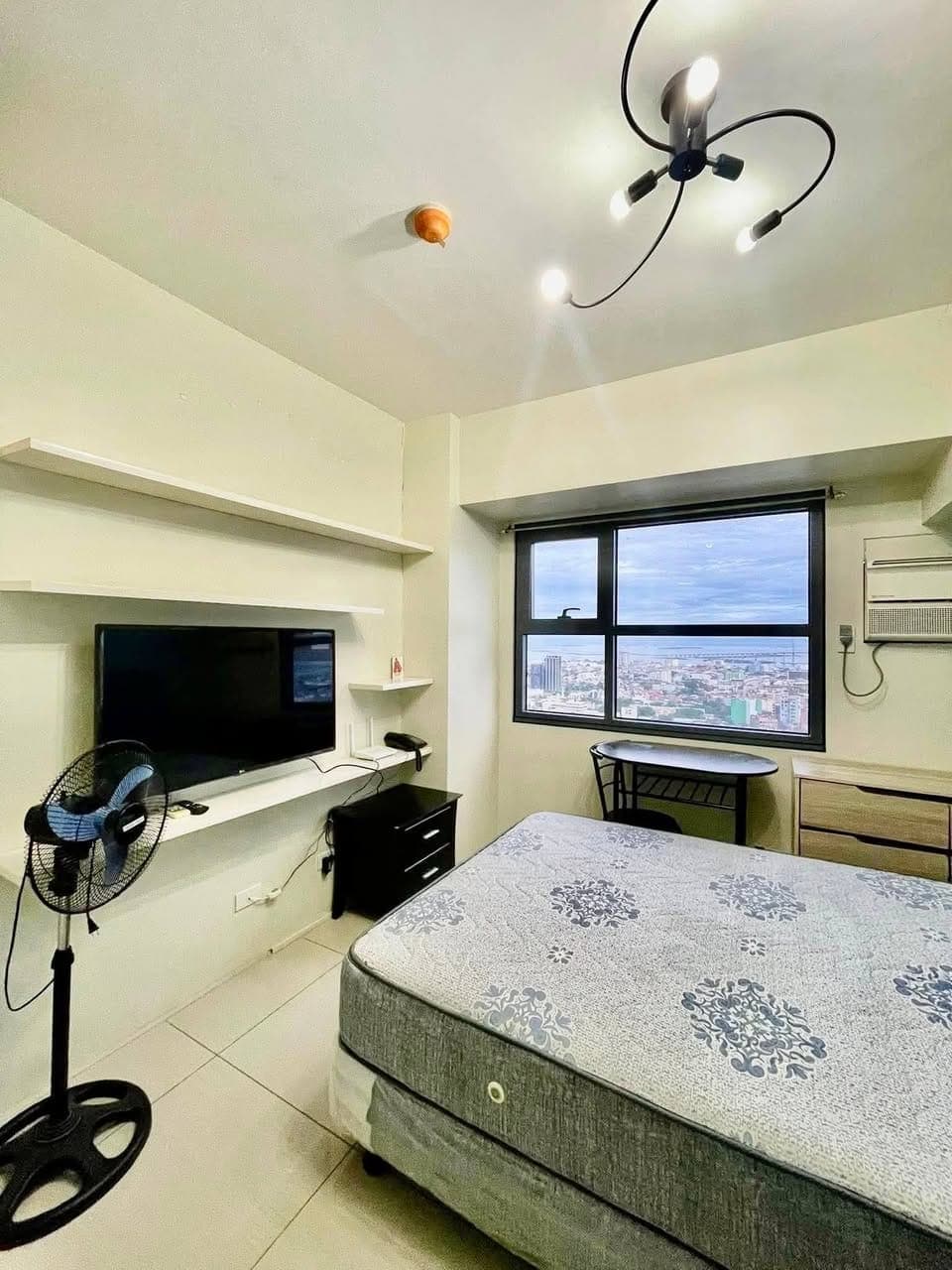 🏢 FOR RENT: Fully Furnished Studio Unit - photo 1