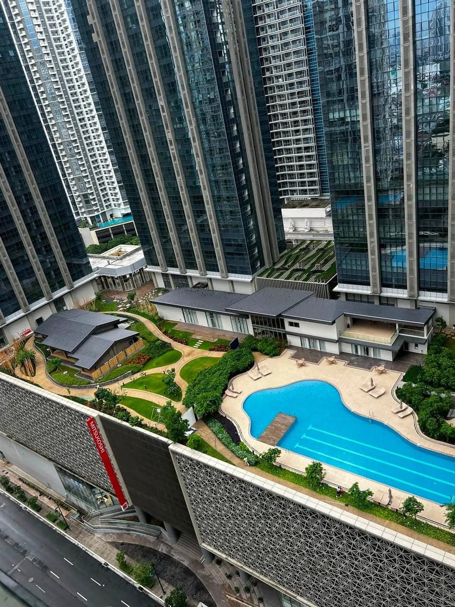 For Lease - photo 1
